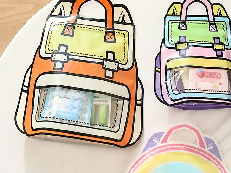 Schoolbag-shaped zipper pouches